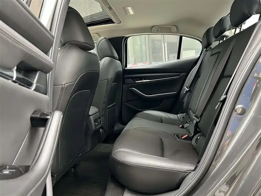 Mazda Axela Mazda3 Angkesela 2021 2.0L Automatic Quality Edition 2022 — миниатюра 5