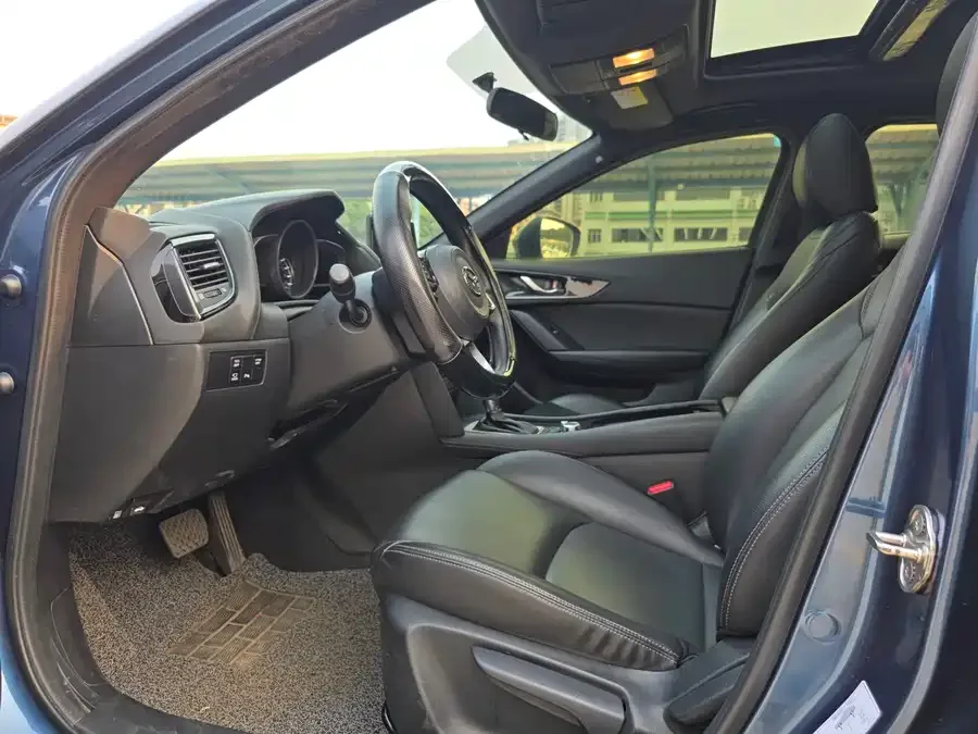 Mazda CX-4 2021 2.0L Automatic 2WD Blue Sky Explorer Edition 2022 — миниатюра 4