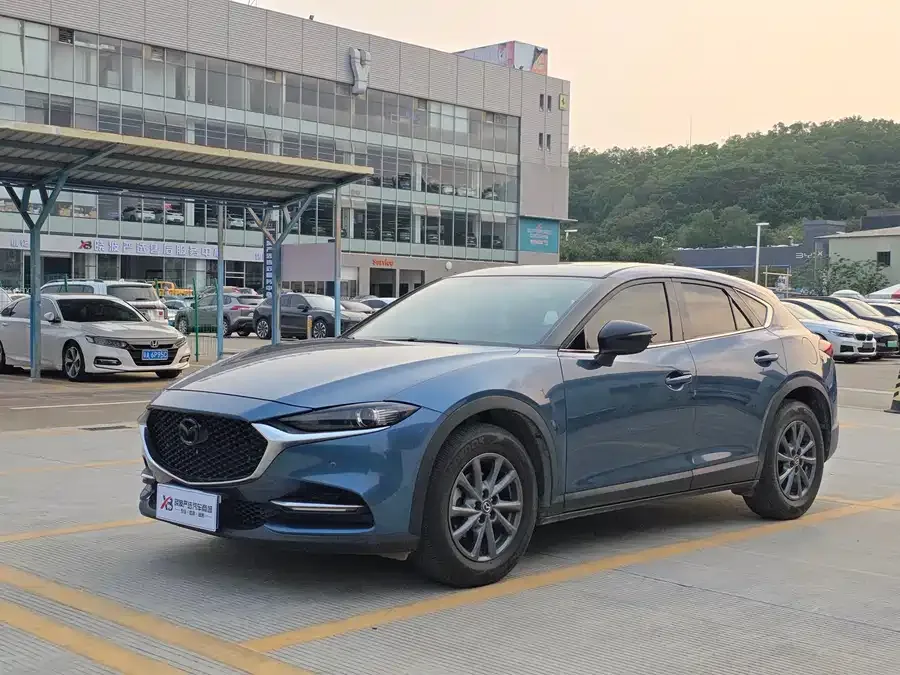 Mazda CX-4 2021 2.0L Automatic 2WD Blue Sky Explorer Edition 2022 — фото 1, купить с доставкой в Москву