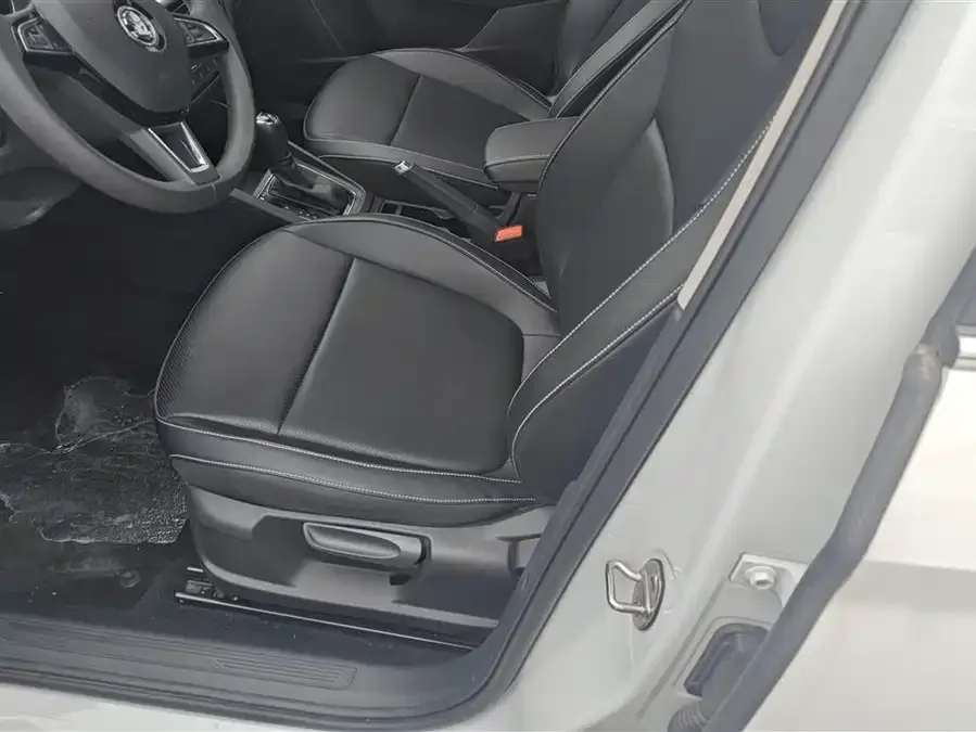 Skoda Kamiq Komic 2024 1.5L automatic comfort version 2024 — миниатюра 3