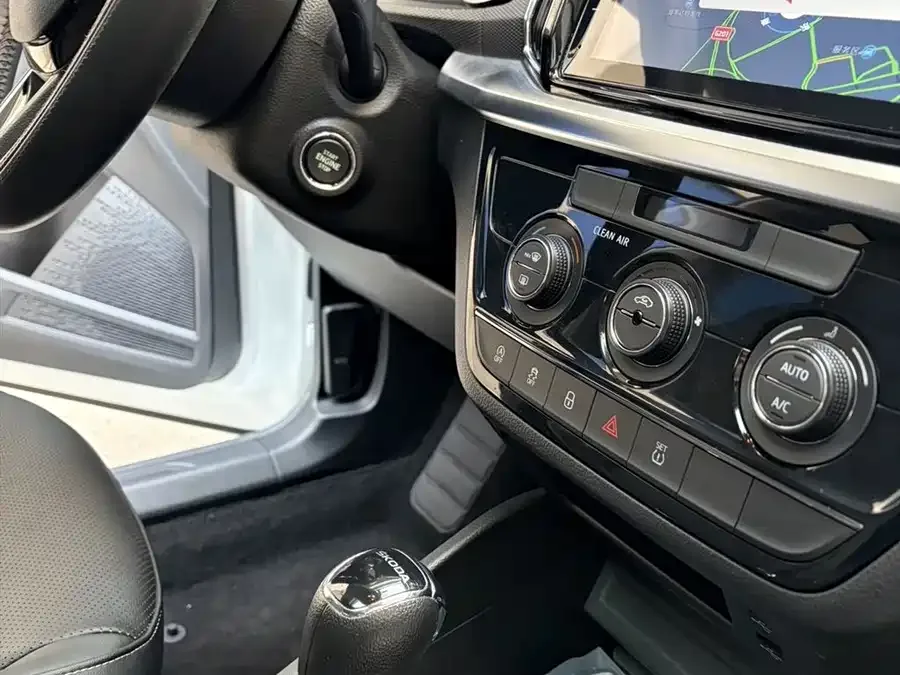 Skoda Kamiq 2023 Kamiq facelift 1.5L automatic comfort version 2024 — миниатюра 5