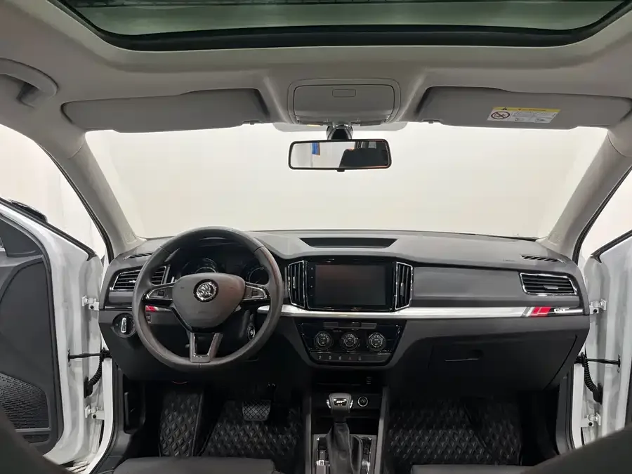 Skoda Kamiq 2023 Kamiq GT 1.5L Automatic Premium Edition 2023 — миниатюра 2