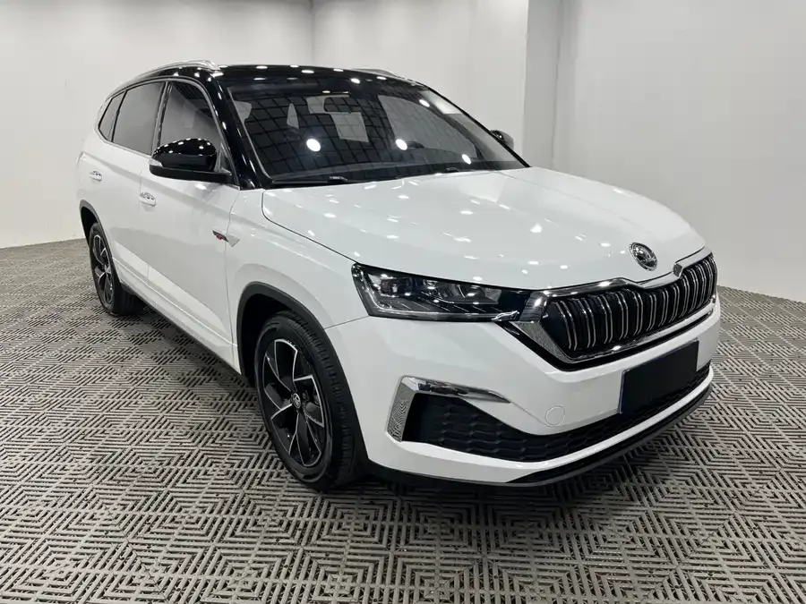 Skoda Kamiq 2023 Kamiq GT 1.5L Automatic Premium Edition 2023 — фото 1, купить с доставкой в Москву