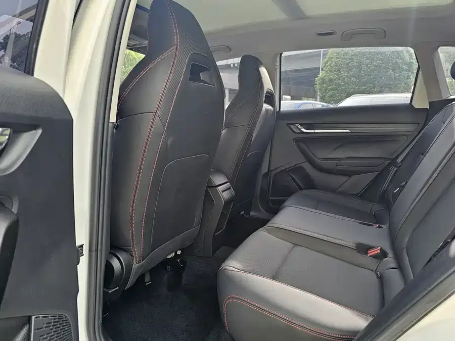 Skoda Kamiq 2021 KOMIC GT TSI230 DSG Flagship Edition 2022 — миниатюра 2