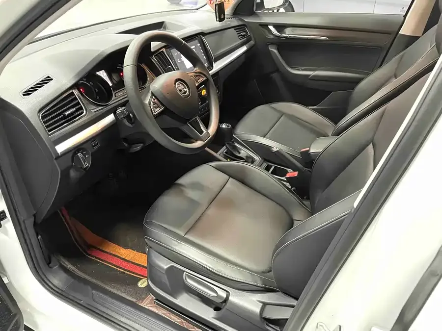 Skoda Kamiq 2023 Kamiq facelift 1.5L automatic comfort version 2023 — миниатюра 2