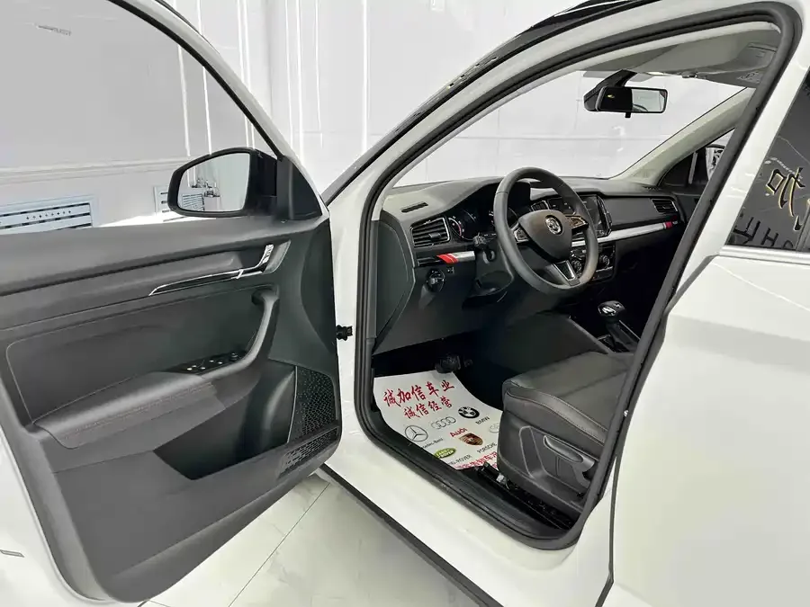 Skoda Kamiq 2021 KOMIC GT TSI230 DSG Flagship Edition 2023 — миниатюра 4