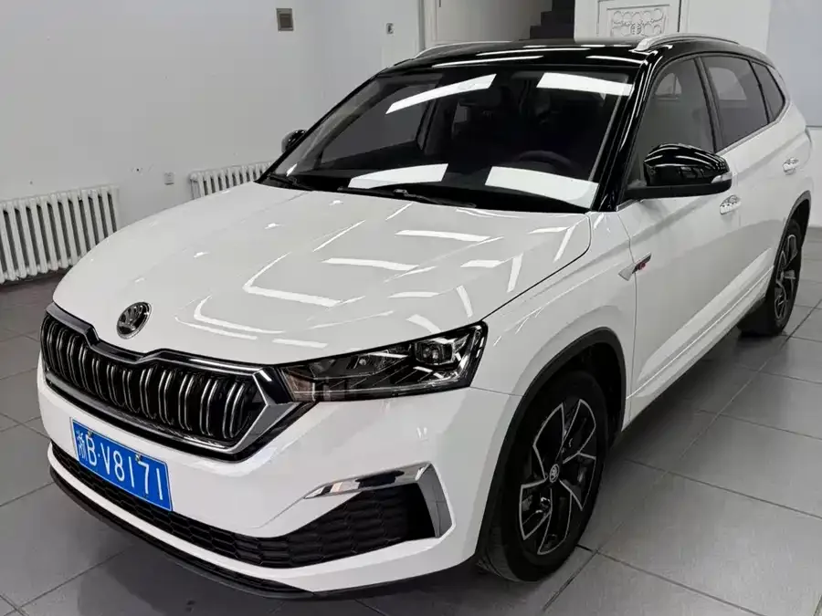 Skoda Kamiq 2021 KOMIC GT TSI230 DSG Flagship Edition 2022 — фото 1, купить с доставкой в Москву