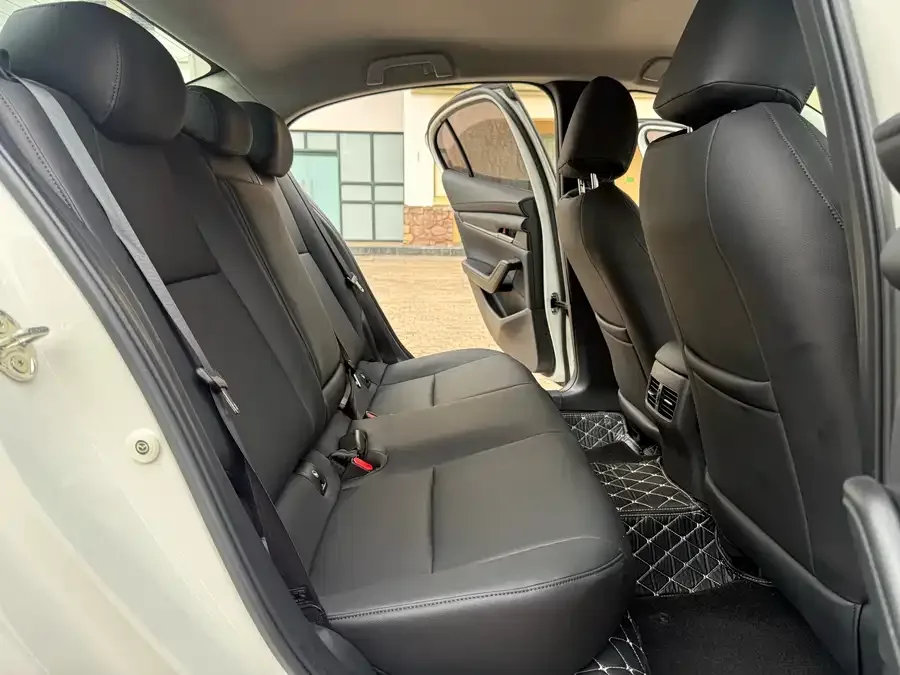 Mazda Axela Mazda 3 Angkesaila 2023 2.0L Automatic Quality Edition 2023 — миниатюра 3