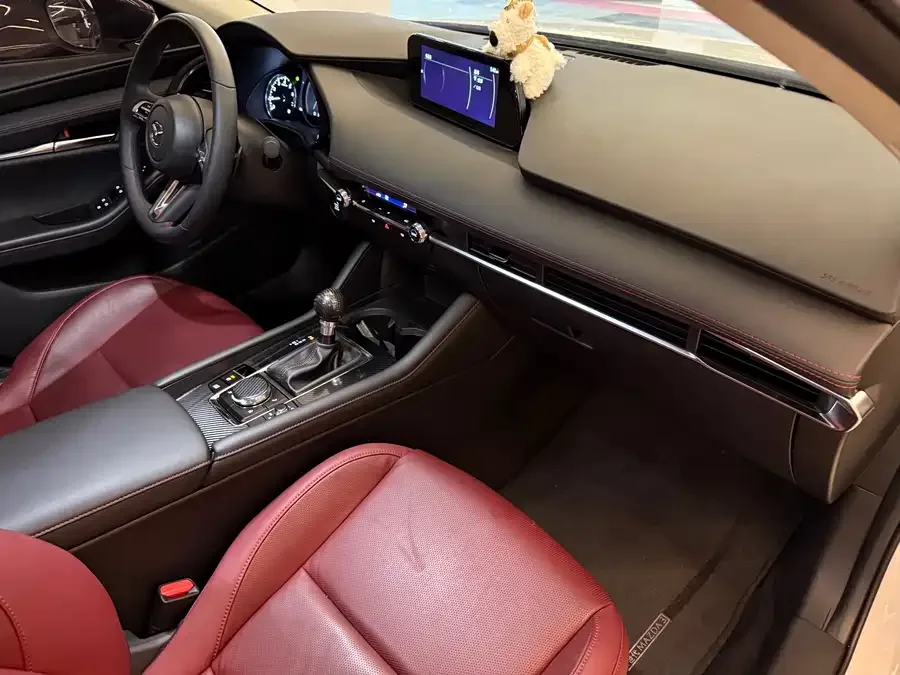 Mazda Axela Mazda3 Angkesela 2023 2.0L automatic quality version 2024 — миниатюра 4