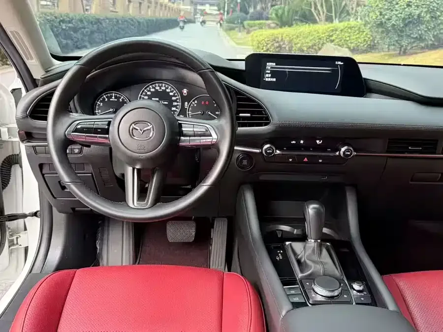 Mazda Axela Mazda 3 Angkesaila 2023 2.0L Automatic Elegant Edition 2024 — миниатюра 3