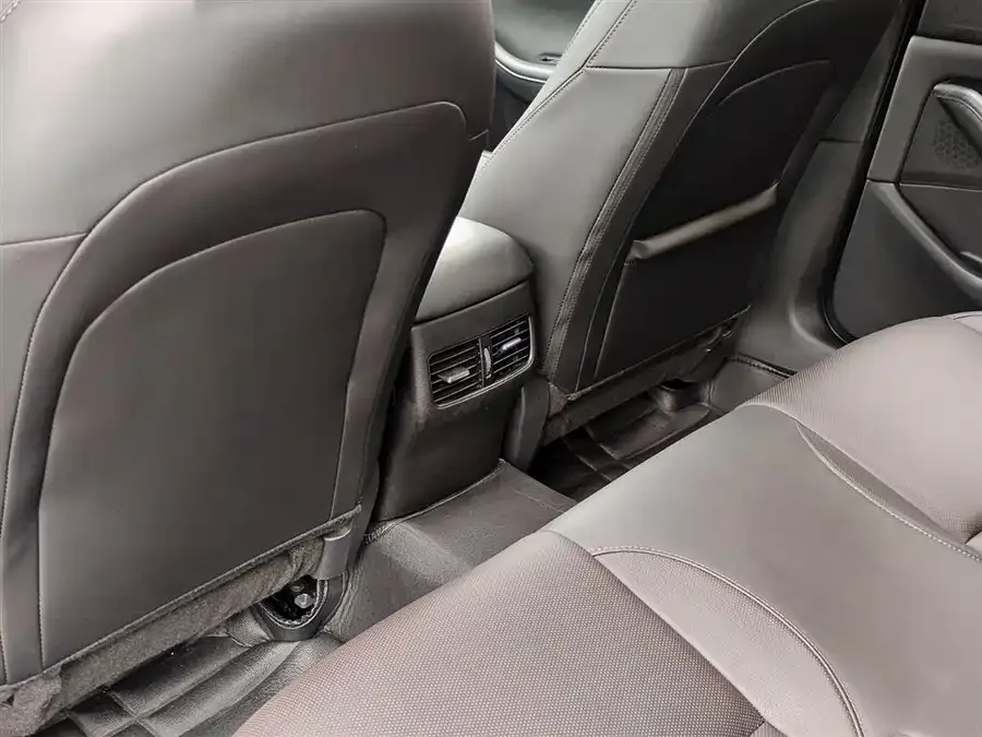 Mazda Axela Mazda 3 Angkesaila 2023 2.0L Automatic Elegant Edition 2024 — миниатюра 3