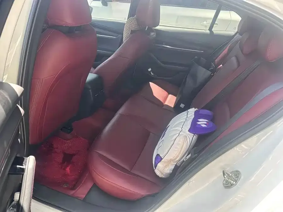 Mazda Axela Mazda 3 Angkesaila 2023 2.0L Automatic Premium Edition 2025 — миниатюра 2