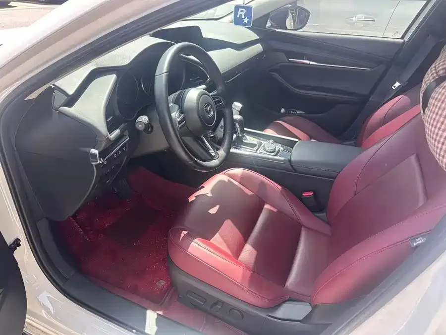 Mazda Axela Mazda 3 Angkesaila 2023 2.0L Automatic Premium Edition 2025 — миниатюра 3