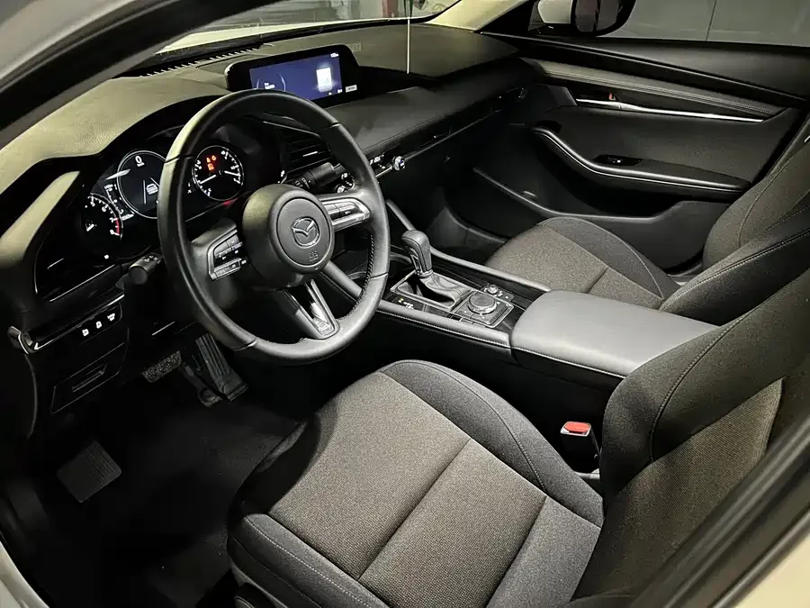Mazda Axela Mazda 3 Angkesaila 2023 2.0L Automatic Quality Edition 2024 — миниатюра 3