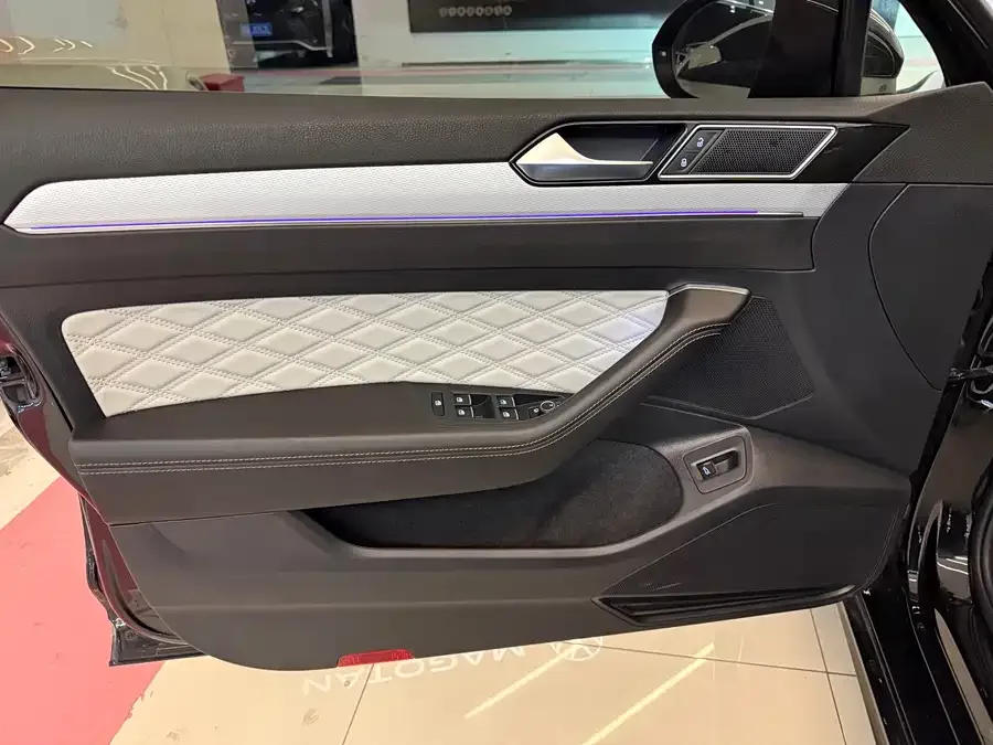 Volkswagen Magotan Magotan 2024 2 million units public enjoyment model 330TSI DSG luxury model 2024 — миниатюра 2