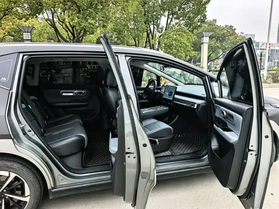 AION AION Y AION Y 2023 Plus 510 Smart Edition 2023 — миниатюра 3