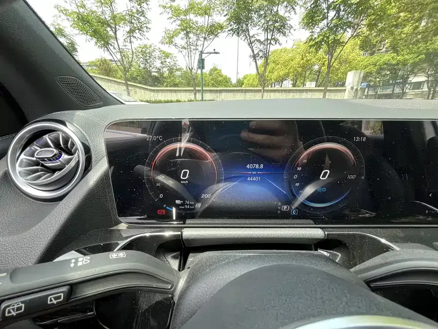 Mercedes-Benz EQA Mercedes-Benz EQA 2022 EQA 260 2023 — миниатюра 2