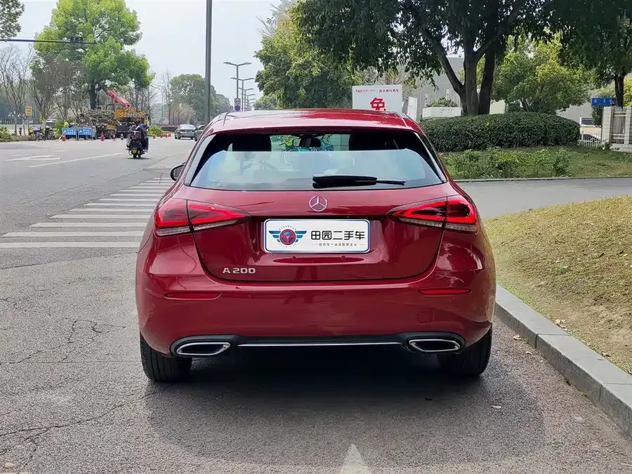 Mercedes-Benz Grade A Mercedes-Benz A-Class (Imported) 2021 A 200 Dynamic 2022 — миниатюра 2