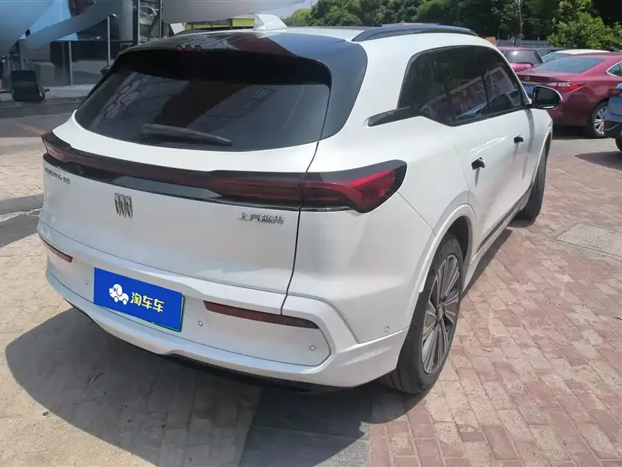 Buick E5 2023 Premium Standard Range Edition 2024 — миниатюра 3