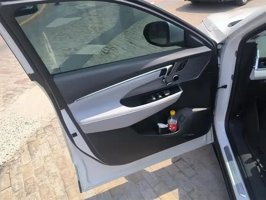 Buick E5 2023 Premium Standard Range Edition 2024 — миниатюра 4