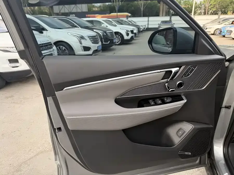 Buick E5 2023 Premium Standard Range Edition 2024 — миниатюра 3