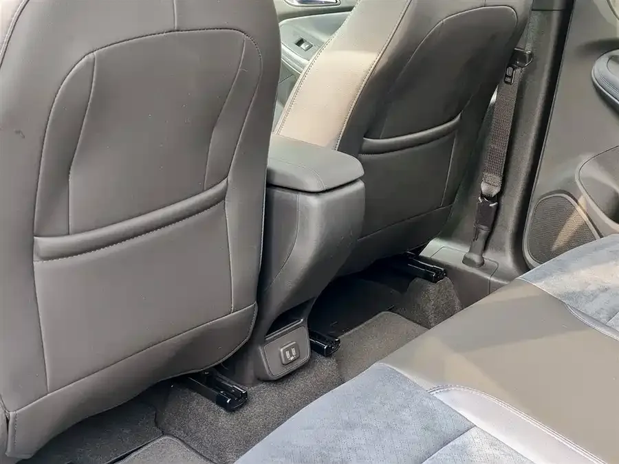 Buick Encore GX 2022 Encore GX 332T CVT 2WD Luxury Model 2023 — миниатюра 3