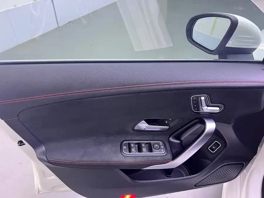 Mercedes-Benz CLA-Class Mercedes-Benz CLA (Imported) 2022 CLA 200 2022 — миниатюра 2