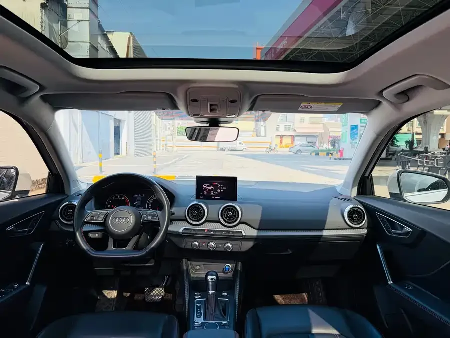 Audi Q2L 2022 35 TFSI Fashion Dynamic Edition 2023 — миниатюра 2