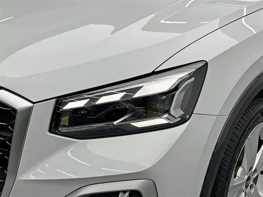Audi Q2L 2022 35 TFSI Enterprising and Elegant Model 2023 — миниатюра 3