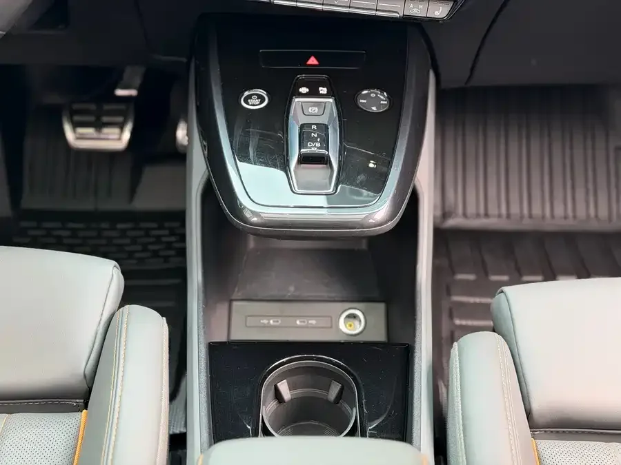 Audi Q4 e-tron 2024 40 e-tron Creative Edition 2024 — миниатюра 5