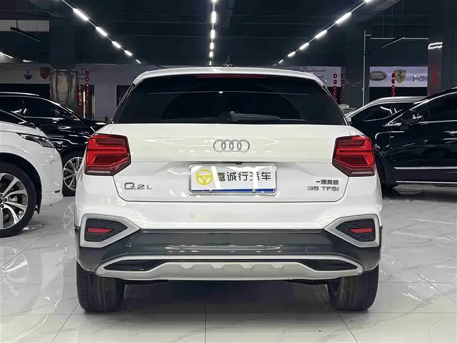 Audi Q2L 2022 35 TFSI Fashion Dynamic Edition 2023 — миниатюра 3