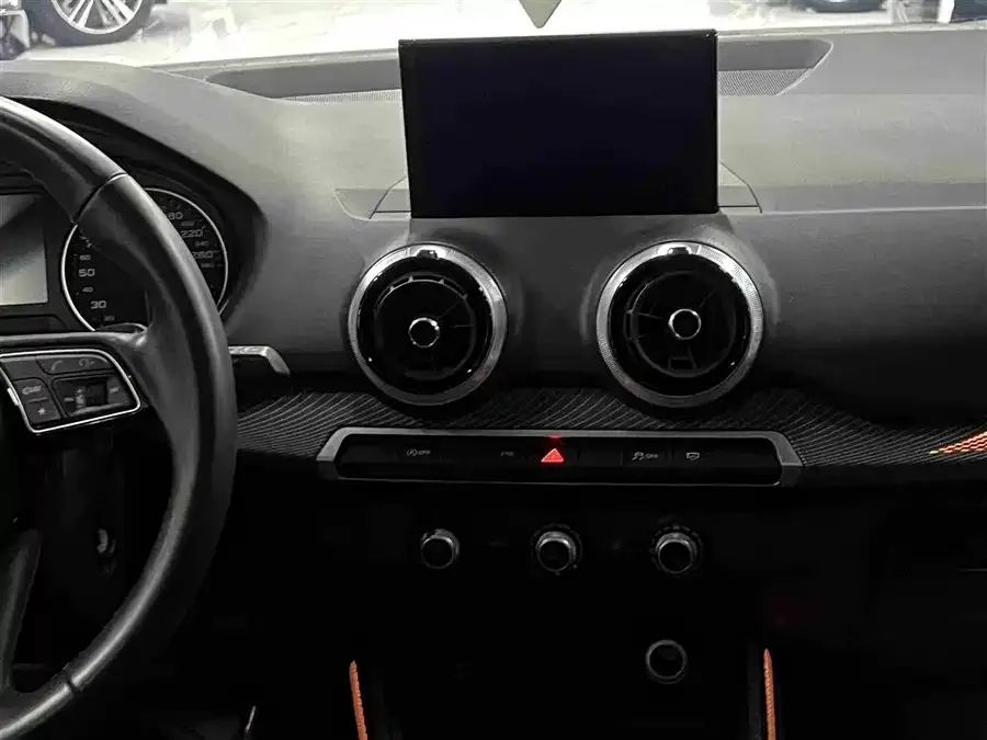 Audi Q2L 2022 35 TFSI Fashion Dynamic Edition 2023 — миниатюра 4