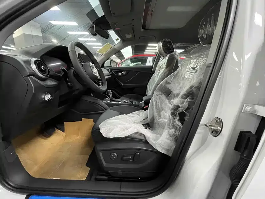 Audi Q2L 2022 35 TFSI luxury and elegant model 2022 — миниатюра 2