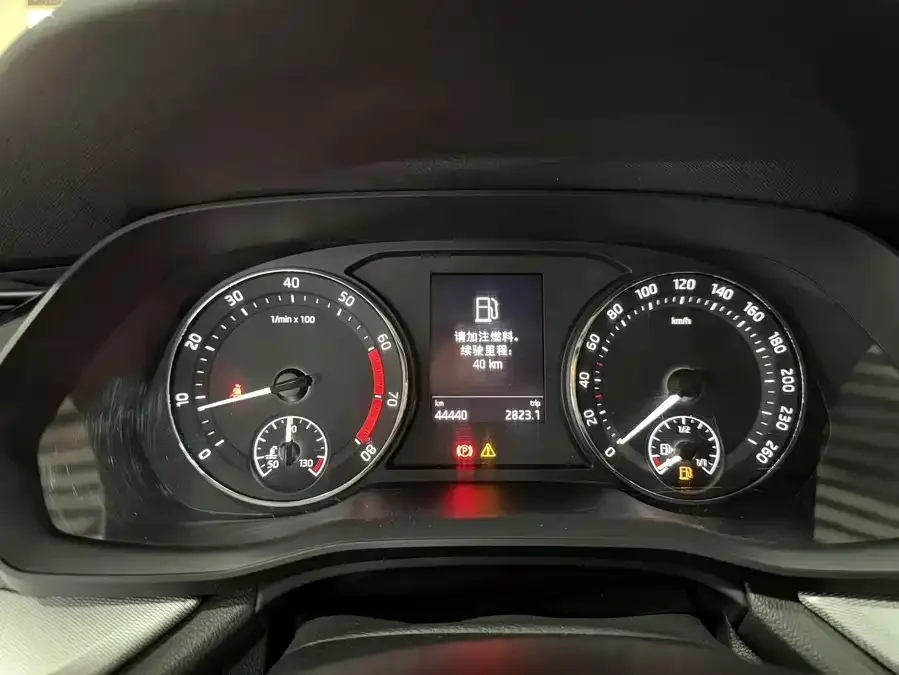 Skoda Octavia Octavia 2022 PRO TSI280 Premium Edition 2022 — миниатюра 4