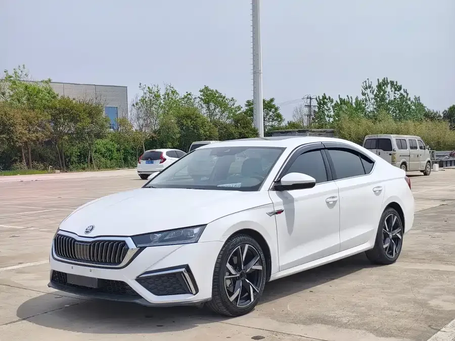 Skoda Octavia Octavia 2022 PRO TSI280 Luxury Edition 2022 — фото 1, купить с доставкой в Москву