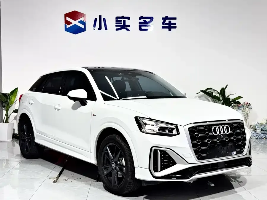 Audi Q2L 2022 35 TFSI aggressive and dynamic model 2023 — миниатюра 3