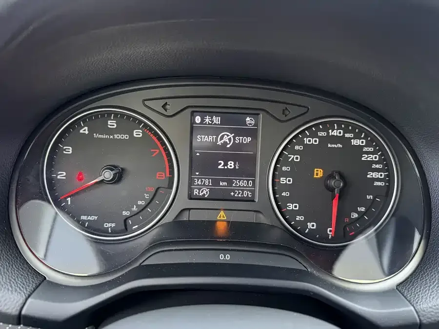 Audi Q2L 2022 35 TFSI aggressive and dynamic model 2022 — миниатюра 5