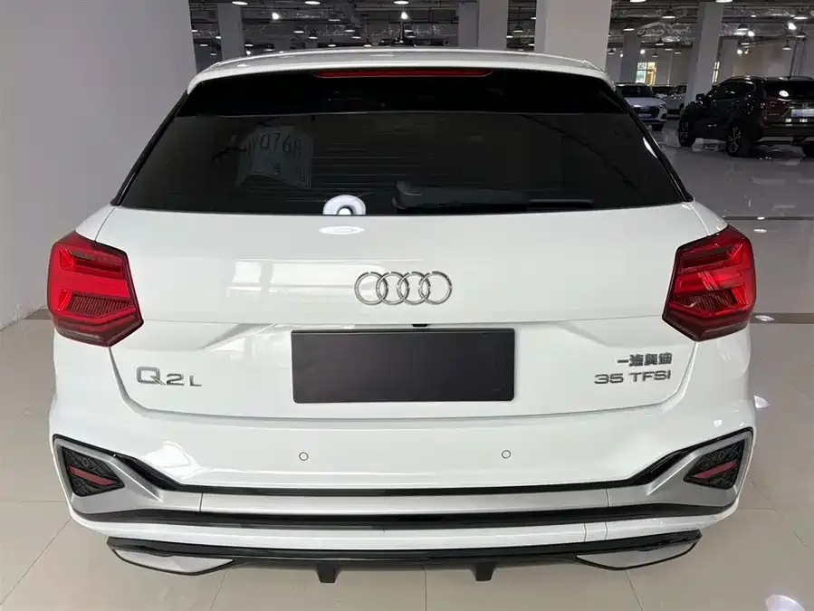 Audi Q2L 2021 35 TFSI Fashion Dynamic Edition 2022 — миниатюра 2