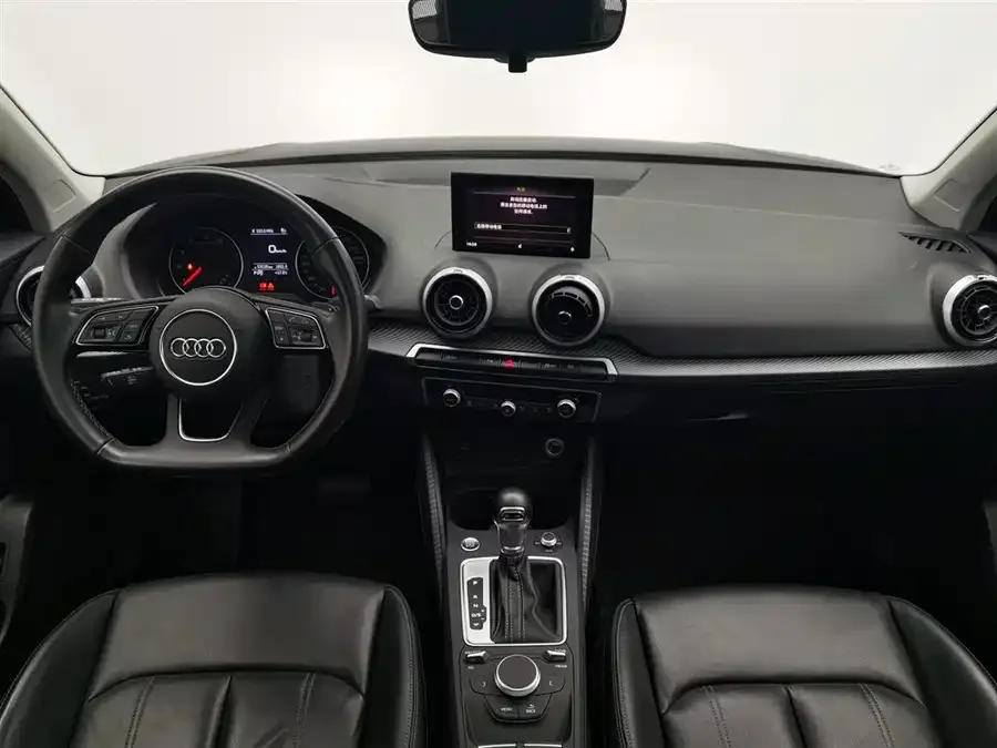 Audi Q2L 2022 35 TFSI Fashion Dynamic Edition 2022 — миниатюра 2