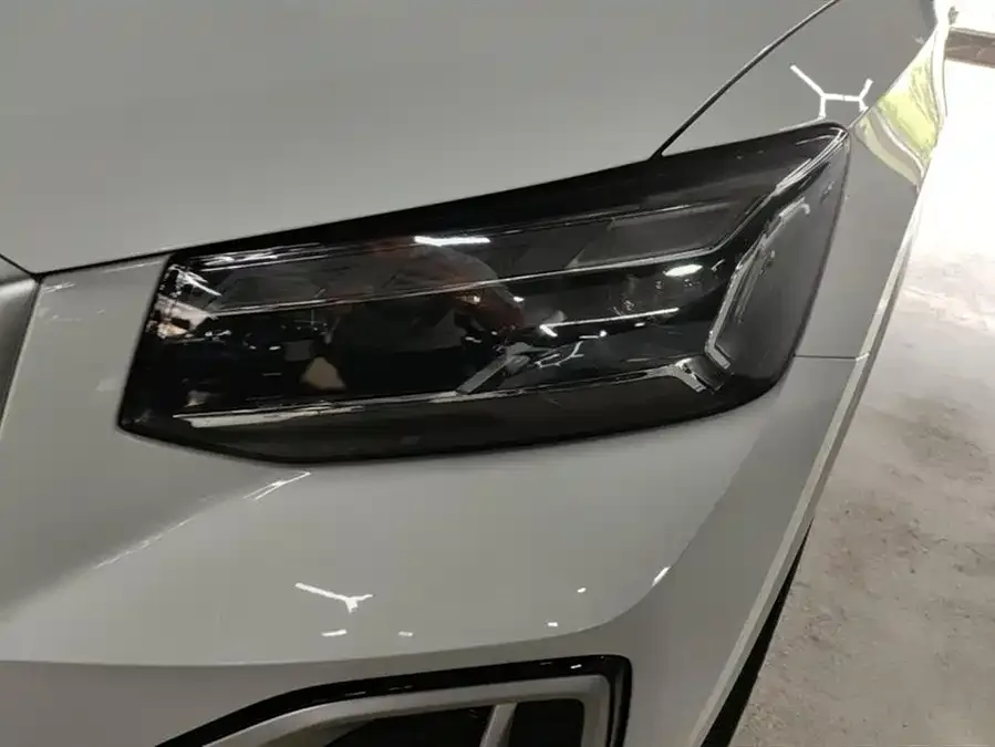 Audi Q2L 2022 35 TFSI aggressive and dynamic model 2022 — миниатюра 2