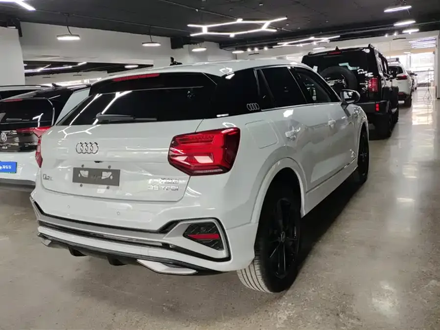 Audi Q2L 2022 35 TFSI aggressive and dynamic model 2022 — миниатюра 3