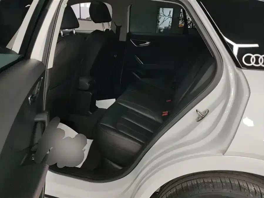 Audi Q2L 2022 35 TFSI aggressive and dynamic model 2022 — миниатюра 5