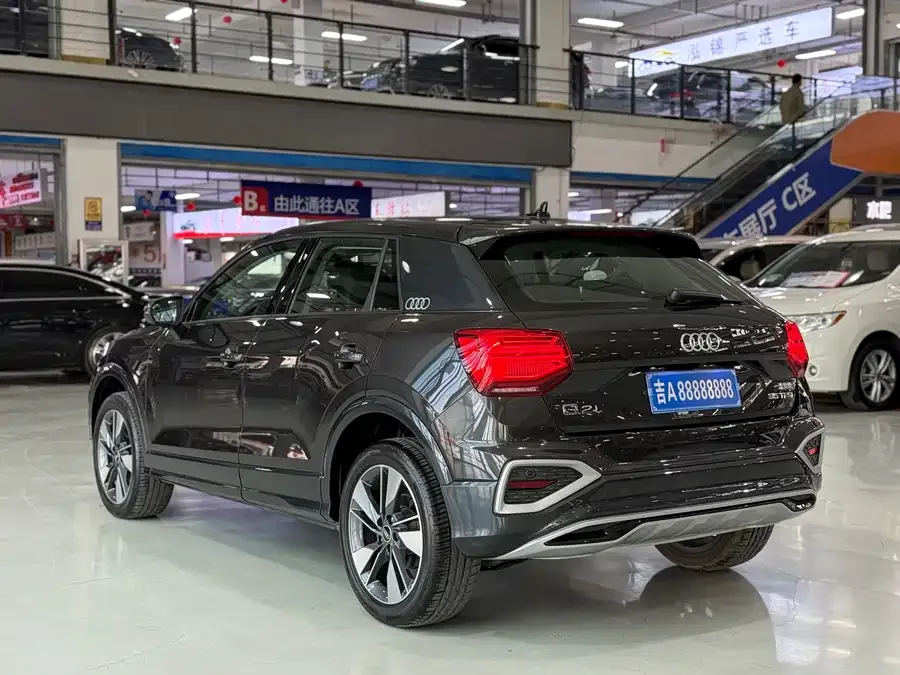 Audi Q2L 2022 35 TFSI Fashionable and Elegant 2023 — миниатюра 2