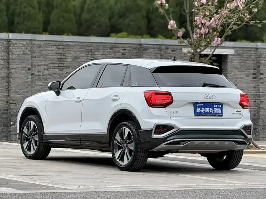 Audi Q2L 2022 35 TFSI Fashionable and Elegant 2022 — миниатюра 3
