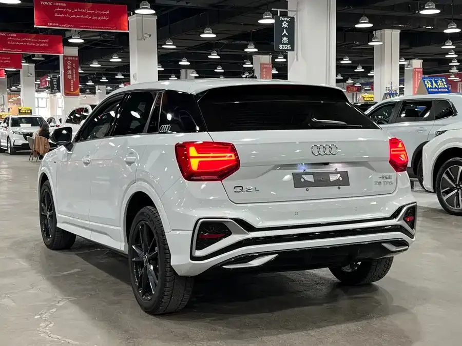 Audi Q2L 2022 35 TFSI Fashion Dynamic Edition 2022 — миниатюра 2