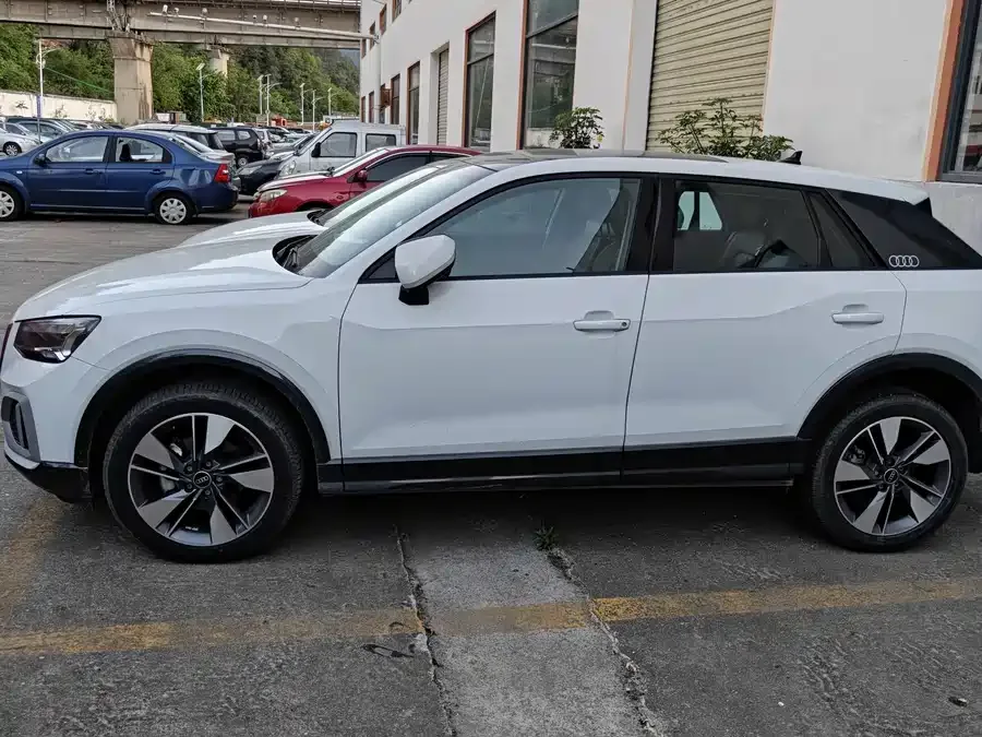 Audi Q2L 2022 35 TFSI Fashionable and Elegant 2023 — миниатюра 3
