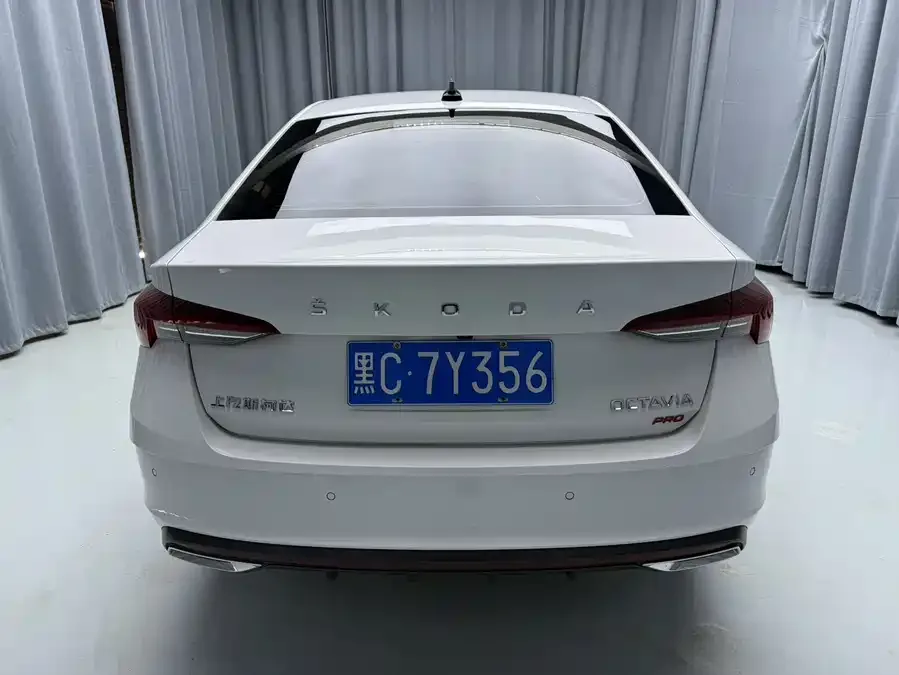 Skoda Octavia Octavia 2023 facelift PRO TSI280 Premium Edition 2022 — миниатюра 2