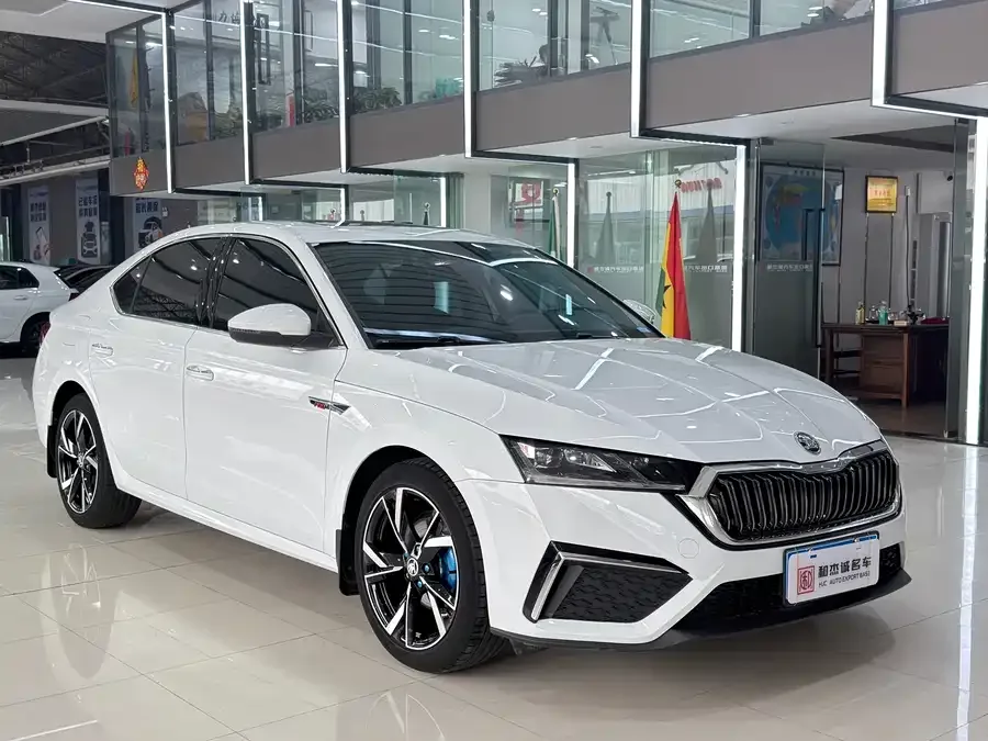 Skoda Octavia Octavia 2023 facelift PRO TSI280 Premium Edition 2023 — миниатюра 3