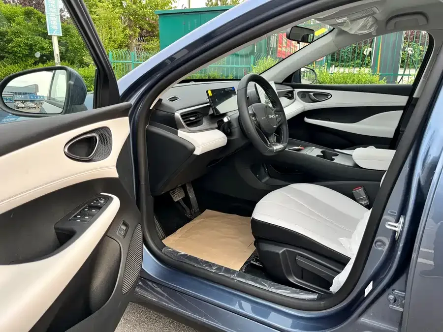 BYD seal 05 DM-i Seal 05 DM-i 2026 DM-i 128KM Luxury Edition 2026 — миниатюра 2