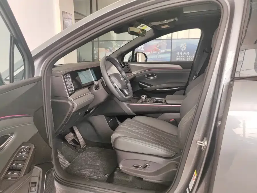 BYD Song L DM-i Song L DM-i 2025 Intelligent Driving Edition 160km Excellence Edition 2025 — миниатюра 2